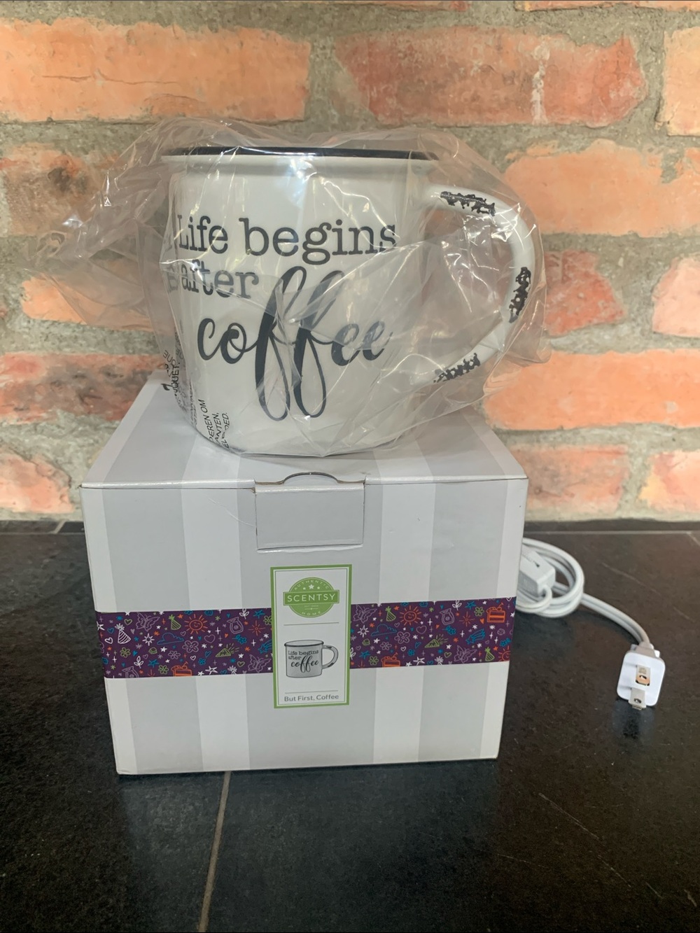 SCENTSY NEW IN BOX COFFEE CUP WAX WARMER